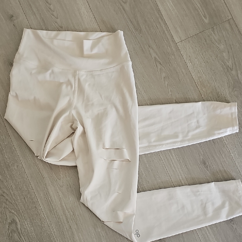 ALO Cream High-Waisted Leggings